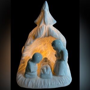 Vintage Lighted Nativity For Christmas Around The World Bone China Angels Jesus